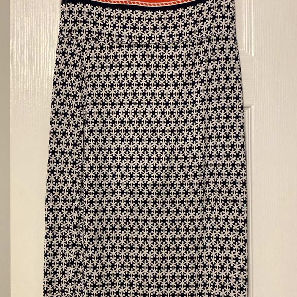 Max Studio Black and White Geometric Midi Skirt